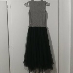Elegant Gray and Black Sleeveless Dress